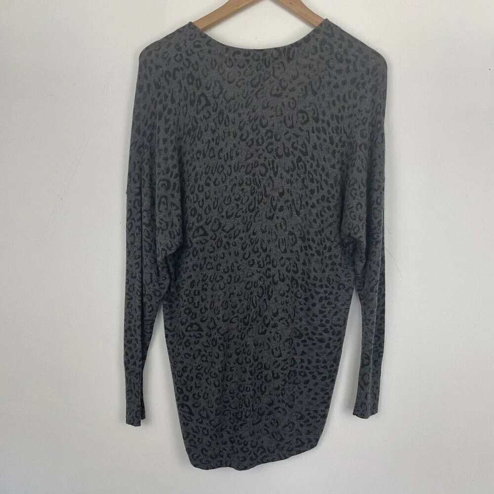 JOIE‎ Oversized Sweater Wool Cashmere  V-neck Leopard Print Gray S Lightweight‌‌